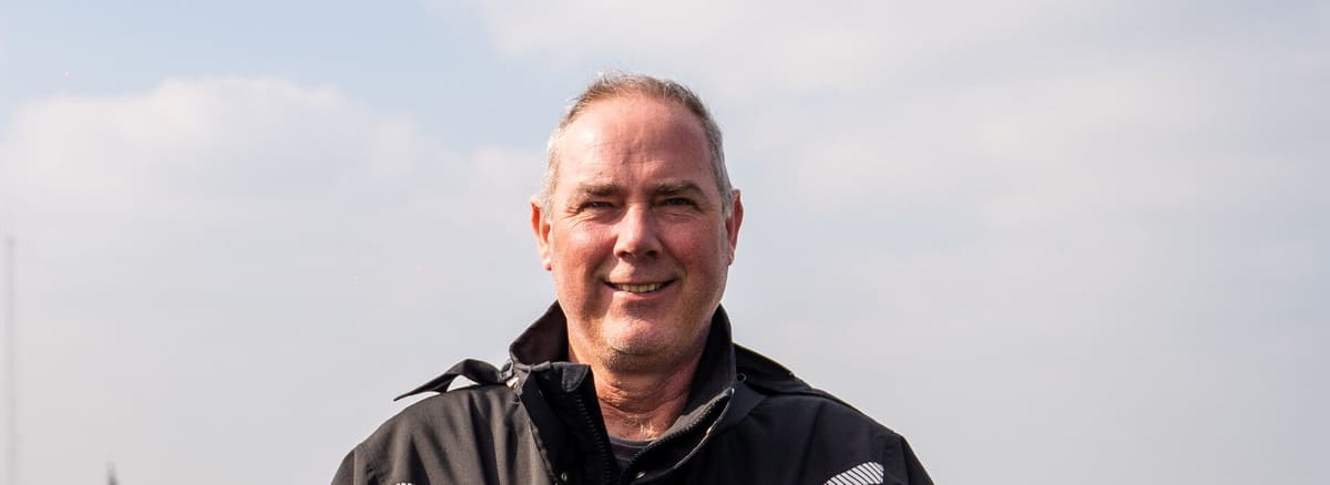 Erik de Waard buiten op locatie