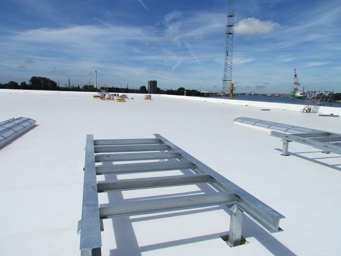 Detail: metaalframe voor een technische unit